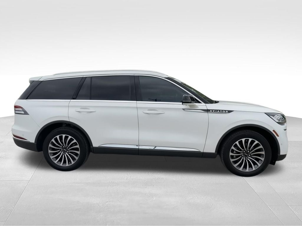 2023 Lincoln Aviator — side profile view